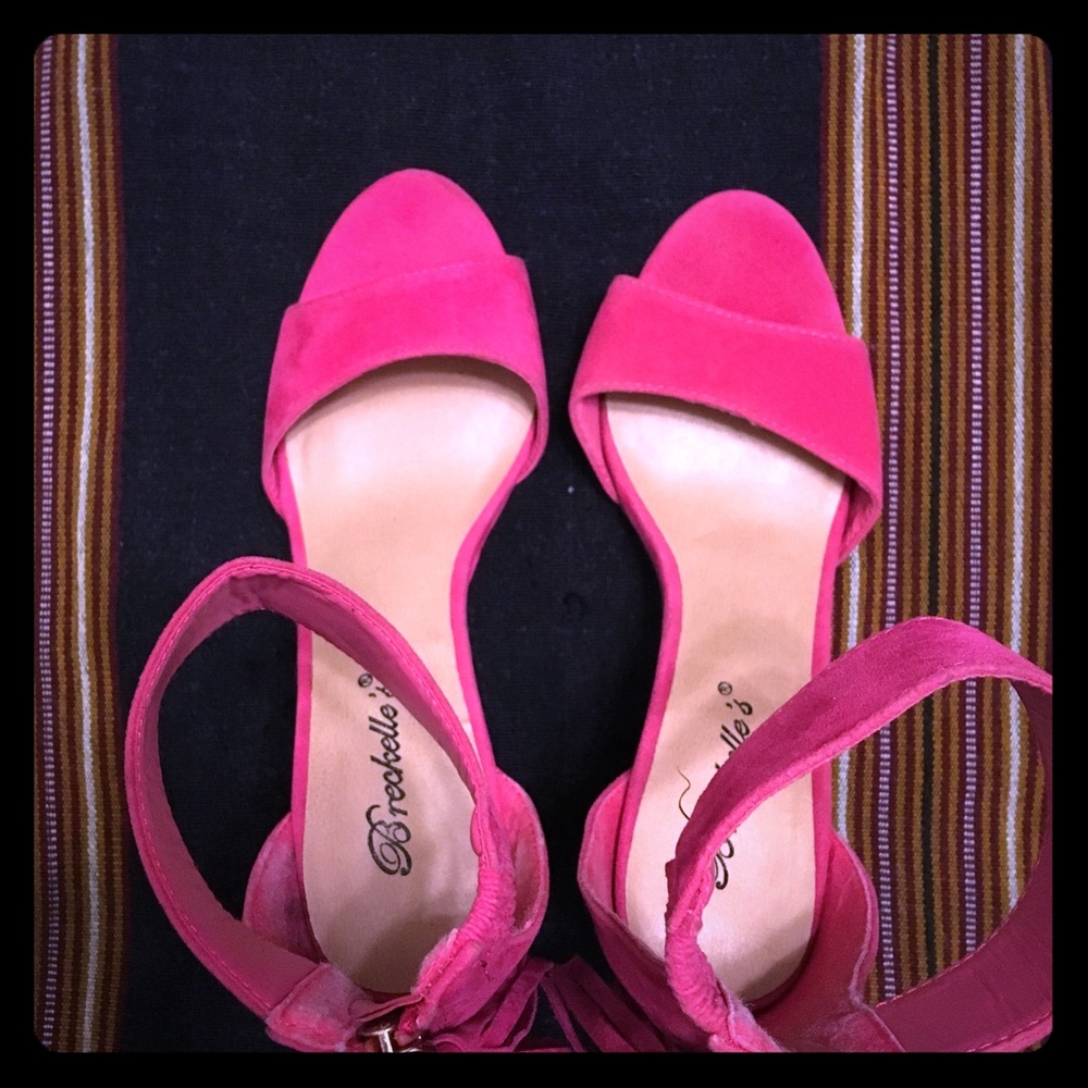🥰HOT PINK TASSEL BLOCK HEELED SANDAL🥰
